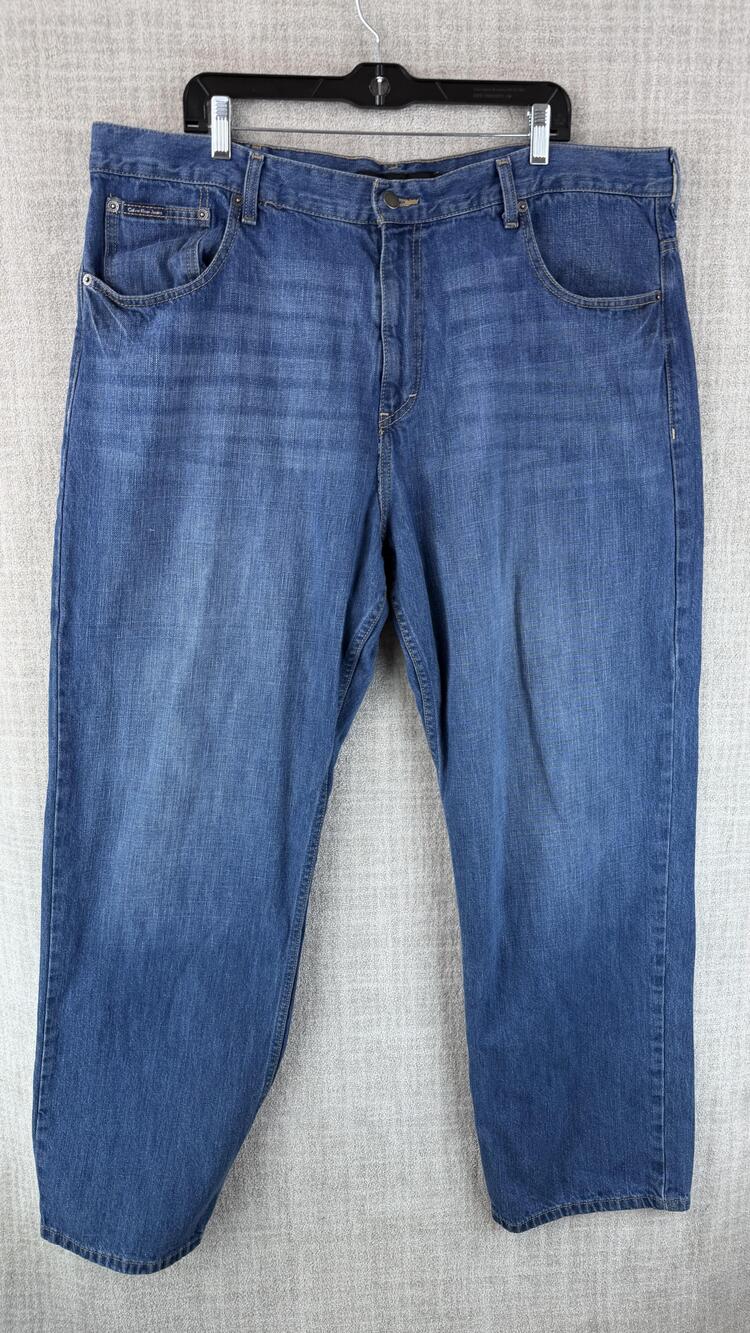 Calvin Klein Jeans Womens 42/32 Blue Medium Wash Tapered Relaxed Pockets